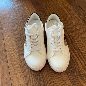 NWOT- Steve Madden Sneakers